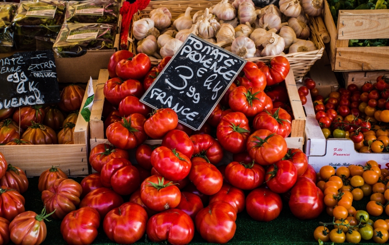 epicerie-GILETTE-min_tomatoes-4050245